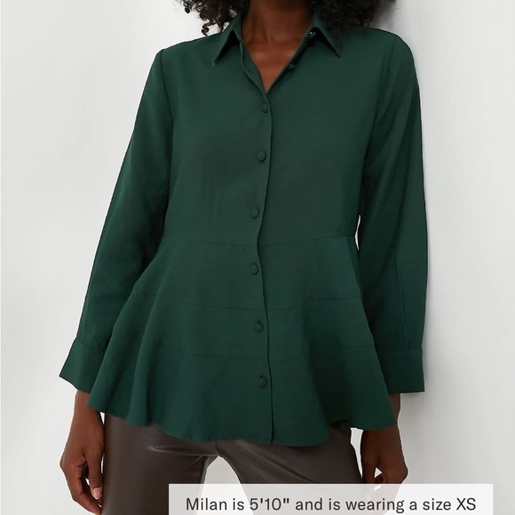 Hunter Green Ashlen Blouse
POMANDER PLACE - Picture 1 of 11